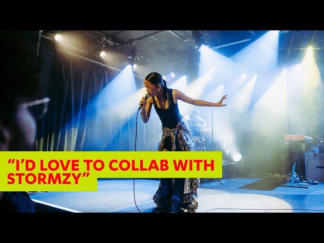 Hillari at L'Aéronef